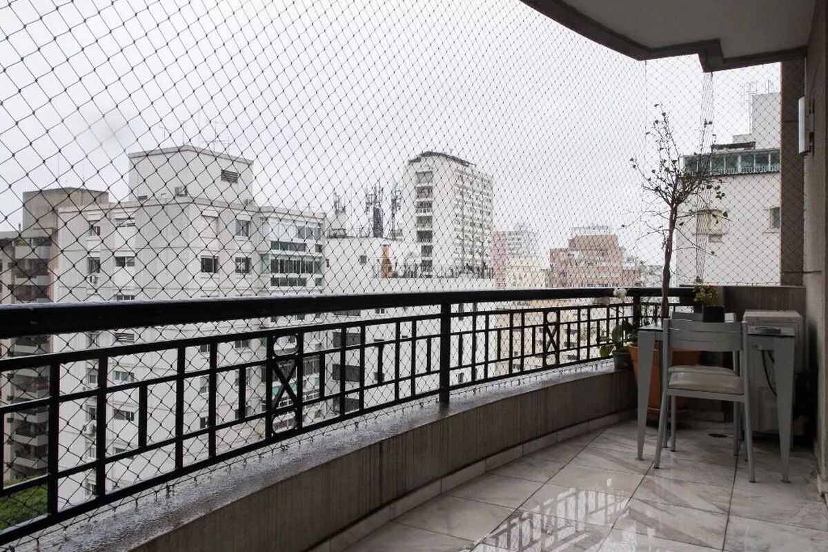 Condomínio Edifício Port de Marseille Varanda