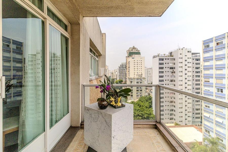 Condomínio Indáia Higienópolis Varanda