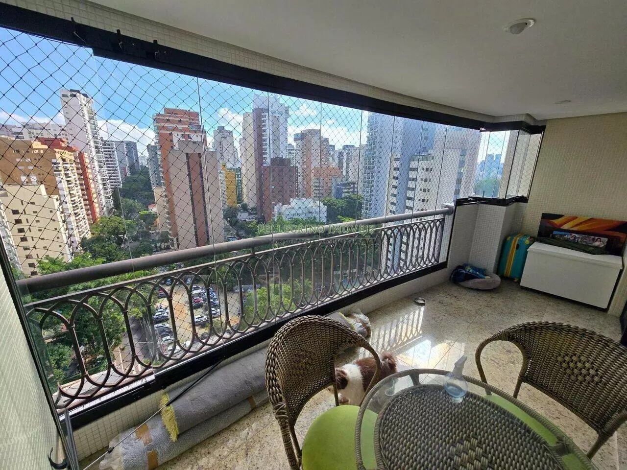 Condomínio Edifício Maison George V Varanda